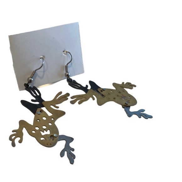 Frog Dangle Earrings Beautifully made with hinged joints. For pierced ears - Picture 4 of 7